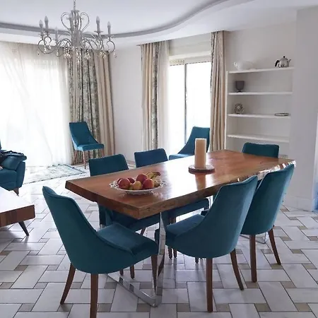 Cleopatra Ultra-luxury 3-bedroom Penthouse Daire *