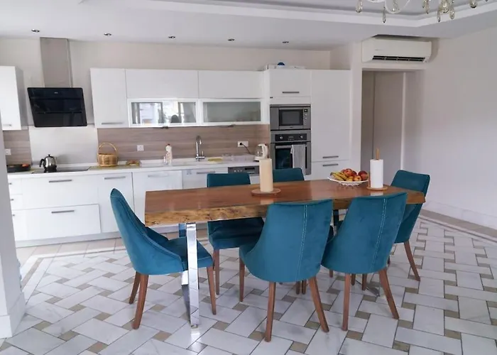 Cleopatra Ultra-luxury 3-bedroom Penthouse Алания