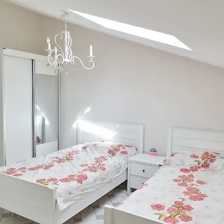 דירה Cleopatra Ultra-luxury 3-bedroom Penthouse אלאניה